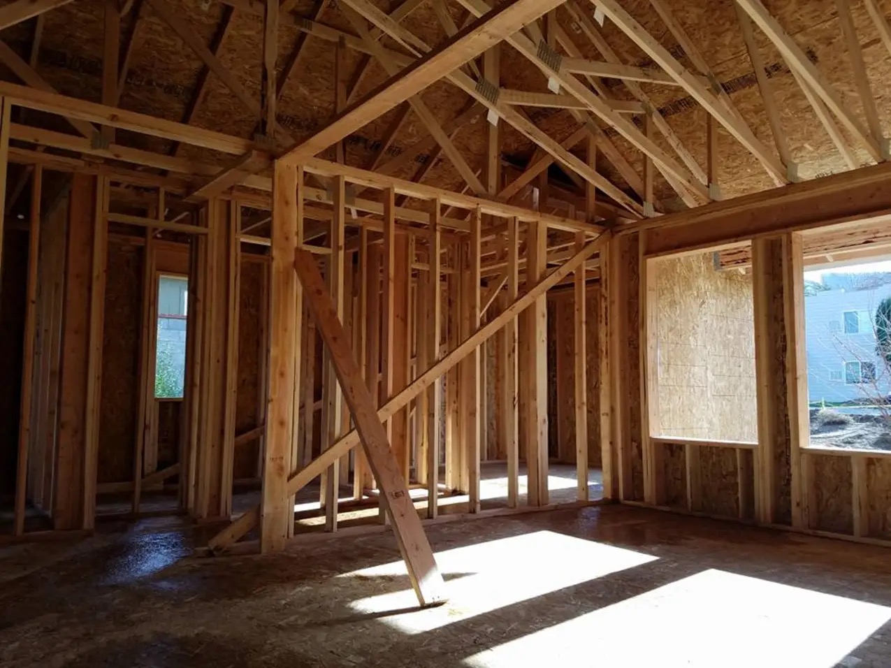 Avanza Homes construction on a Florida lot, lot owner program